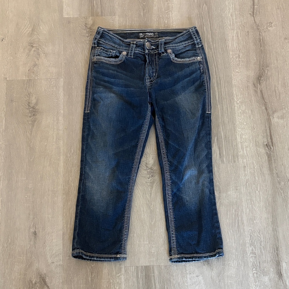 Dark Wash capri Jeans with Contrast Stitching